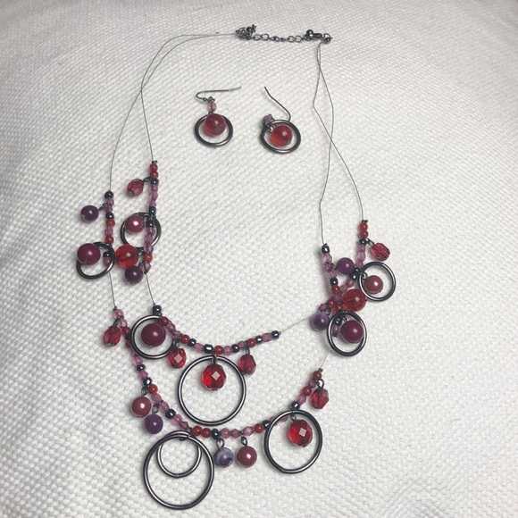 Red 2 layer Necklace - Picture 3 of 3